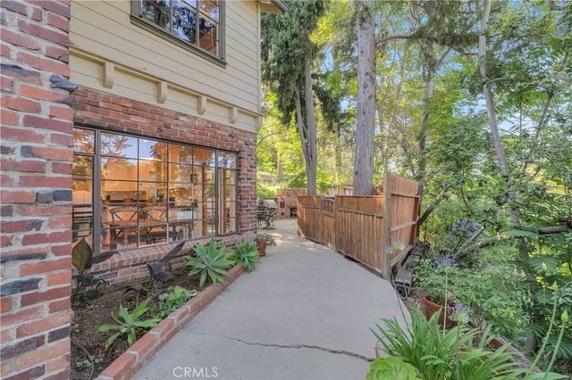 9925 Shadow Hills, Sunland, CA 91040