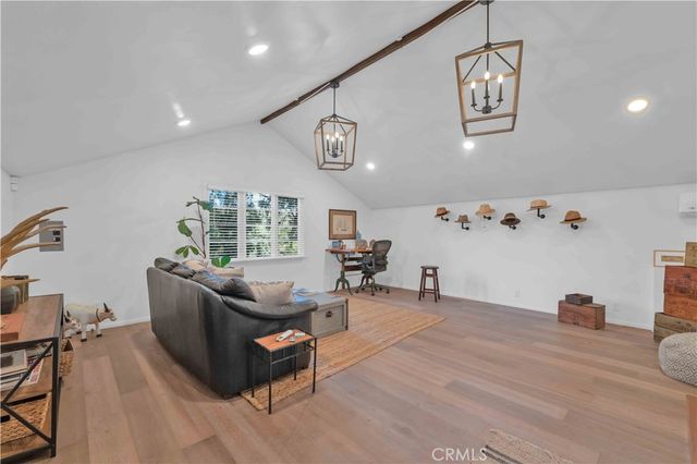 9925 Shadow Hills, Sunland, CA 91040