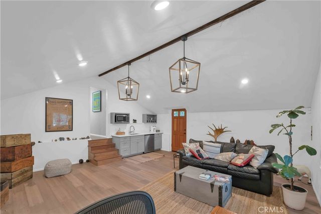 9925 Shadow Hills, Sunland, CA 91040