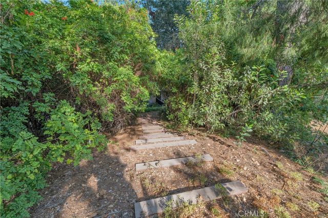 9925 Shadow Hills, Sunland, CA 91040