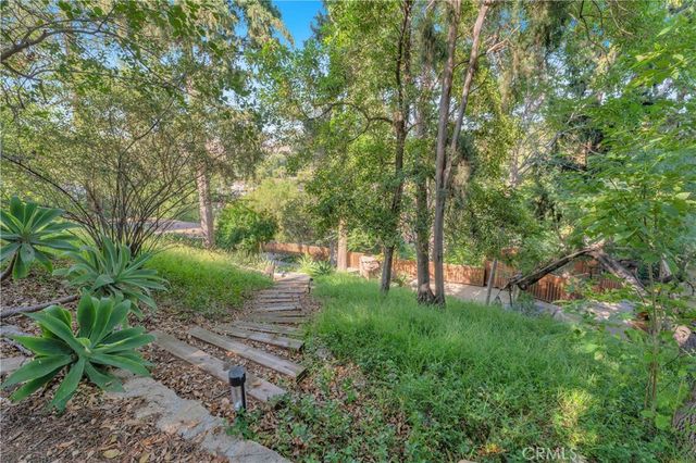 9925 Shadow Hills, Sunland, CA 91040