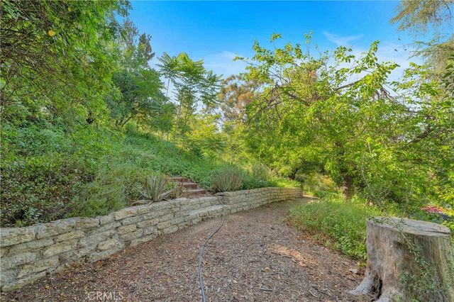 9925 Shadow Hills, Sunland, CA 91040