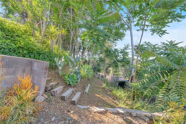 9925 Shadow Hills, Sunland, CA 91040