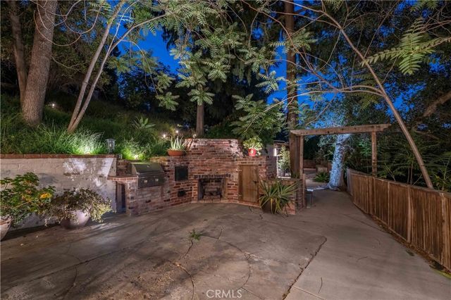 9925 Shadow Hills, Sunland, CA 91040