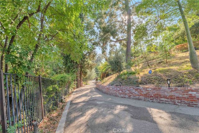9925 Shadow Hills, Sunland, CA 91040