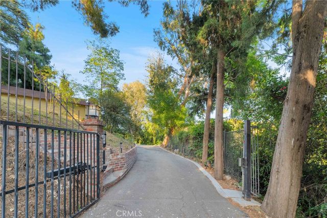 9925 Shadow Hills, Sunland, CA 91040