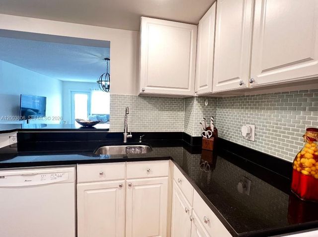 401 Golden Isles Dr 1011, Hallandale Beach, FL 33009