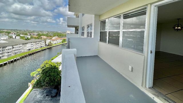 401 Golden Isles Dr 1011, Hallandale Beach, FL 33009