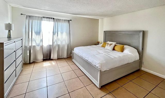 401 Golden Isles Dr 1011, Hallandale Beach, FL 33009