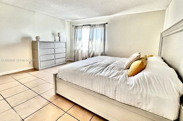 401 Golden Isles Dr 1011, Hallandale Beach, FL 33009