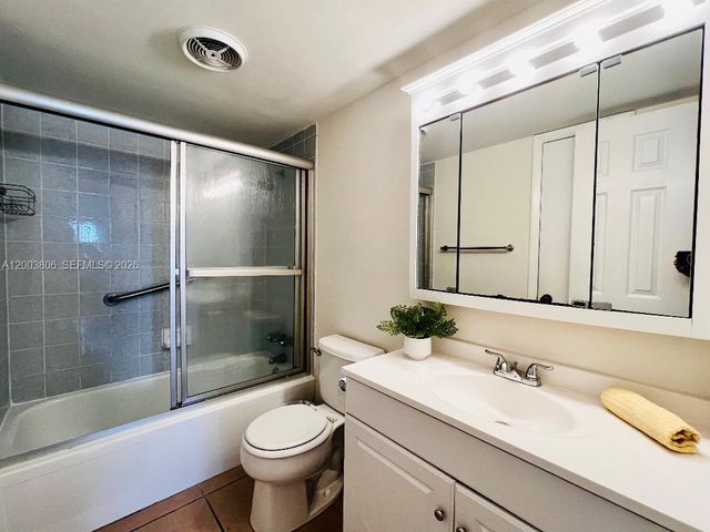 401 Golden Isles Dr 1011, Hallandale Beach, FL 33009