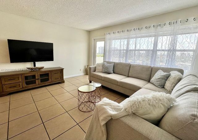 401 Golden Isles Dr 1011, Hallandale Beach, FL 33009