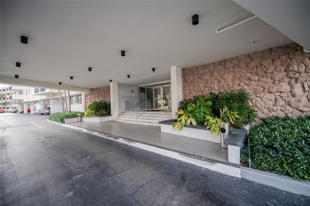 401 Golden Isles Dr 1011, Hallandale Beach, FL 33009