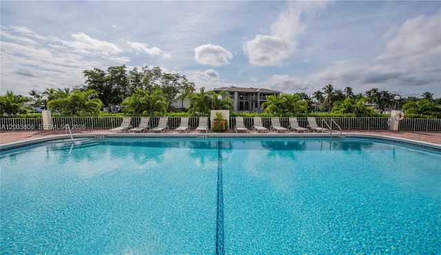 401 Golden Isles Dr 1011, Hallandale Beach, FL 33009