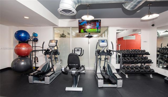 401 Golden Isles Dr 1011, Hallandale Beach, FL 33009