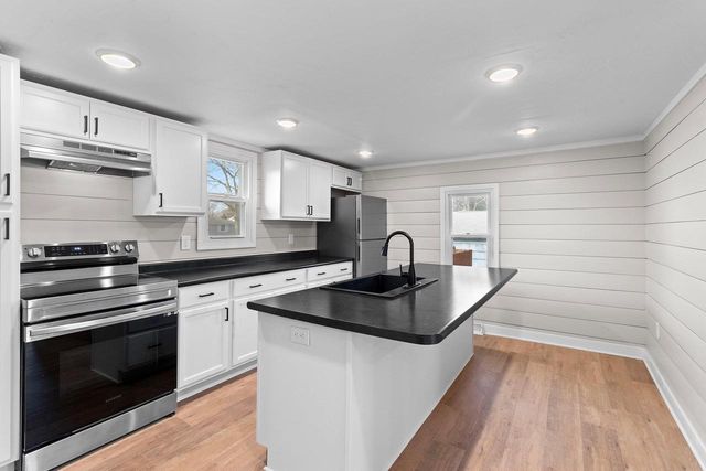 1175 9TH STREET, Green Bay, WI 54304