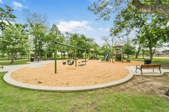 2214 Captain Davis Drive, Richmond, TX 77469