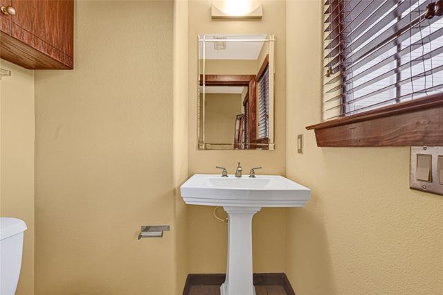 2900 Hamilton Street 25, Houston, TX 77004