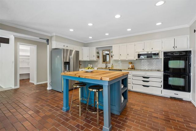 1604 Mill Creek Road, Edmond, OK 73025