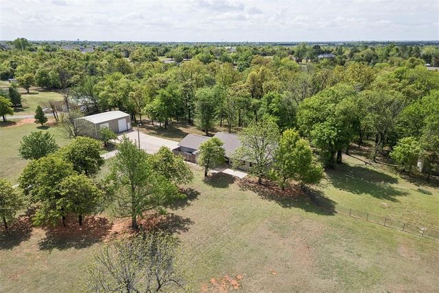1604 Mill Creek Road, Edmond, OK 73025