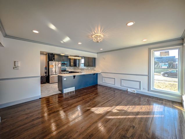 401 W 14th Place, Chicago Heights, IL 60411