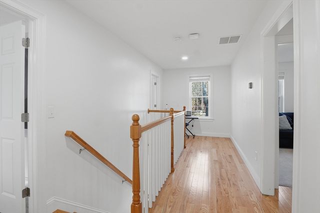 155 Turkey Hill Rd, Rutland, MA 01543