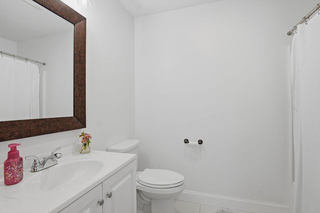 155 Turkey Hill Rd, Rutland, MA 01543