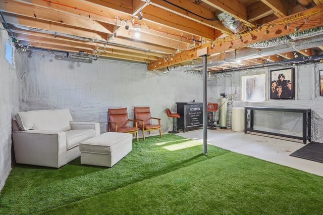 155 Turkey Hill Rd, Rutland, MA 01543