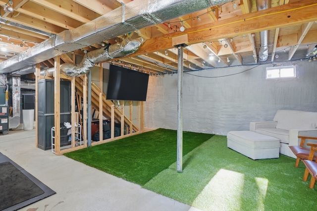 155 Turkey Hill Rd, Rutland, MA 01543