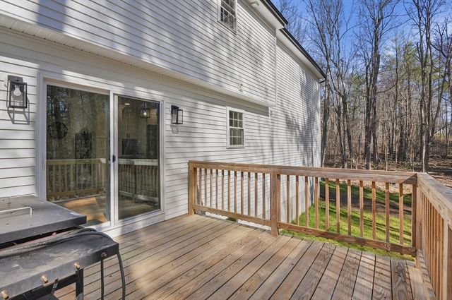 155 Turkey Hill Rd, Rutland, MA 01543