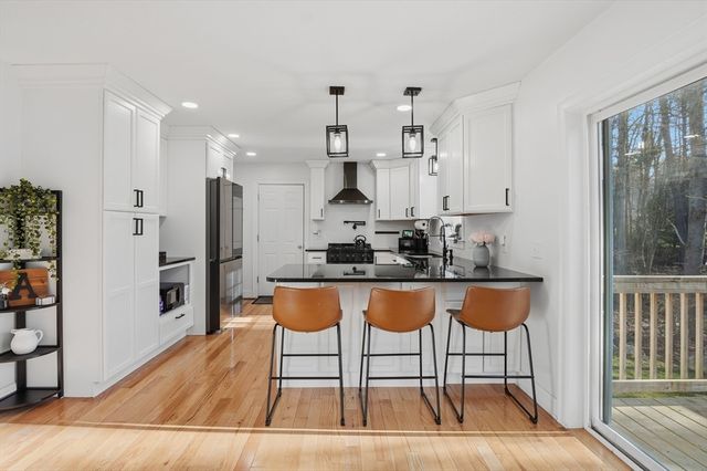 155 Turkey Hill Rd, Rutland, MA 01543