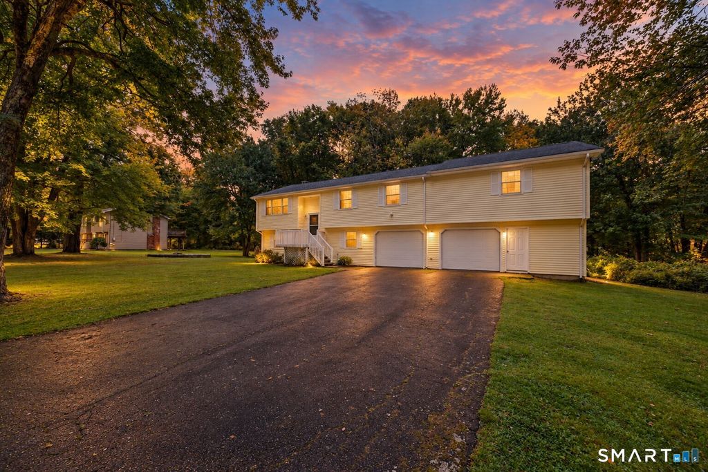 8 Pettersson Circle, Stafford, CT 06076