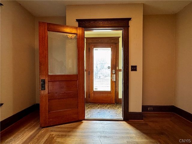 130 Woodlawn Avenue, Auburn, NY 13021