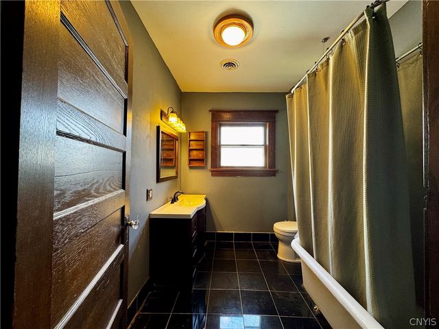 130 Woodlawn Avenue, Auburn, NY 13021