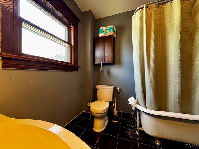 130 Woodlawn Avenue, Auburn, NY 13021