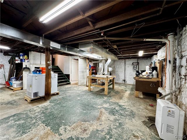 130 Woodlawn Avenue, Auburn, NY 13021