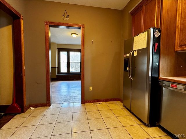 130 Woodlawn Avenue, Auburn, NY 13021