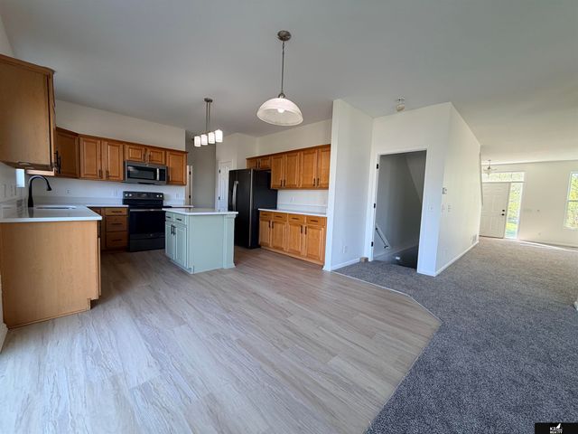 7503 N 107th Avenue, Omaha, NE 68122