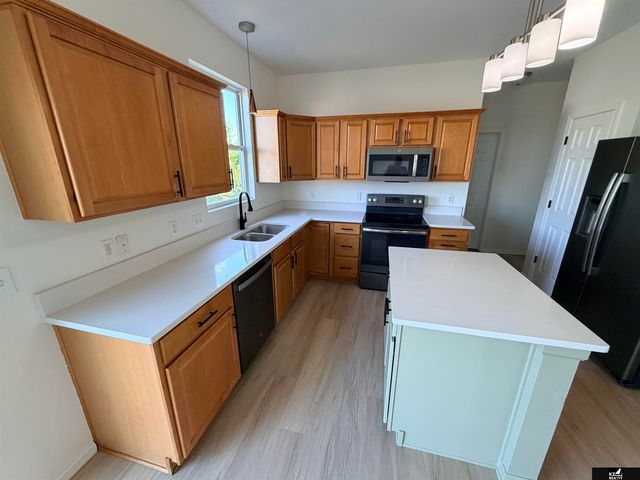 7503 N 107th Avenue, Omaha, NE 68122