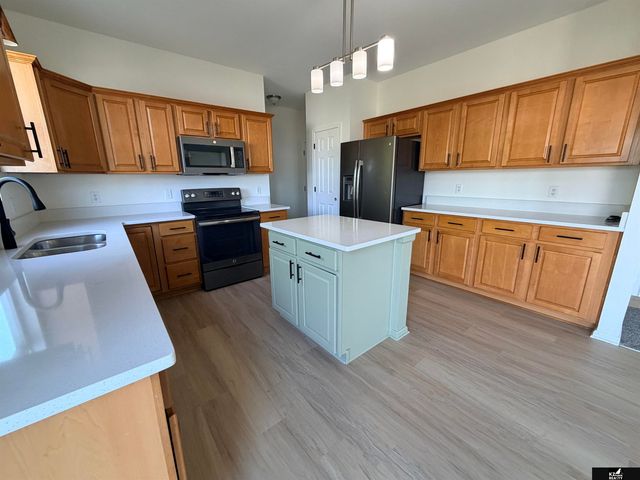 7503 N 107th Avenue, Omaha, NE 68122