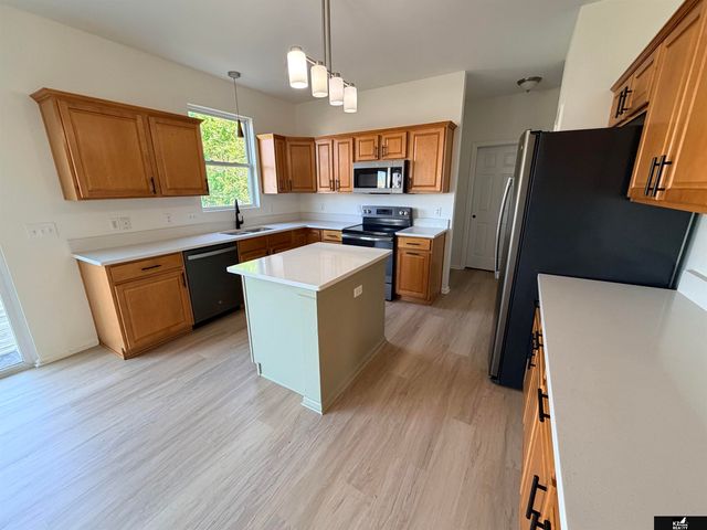 7503 N 107th Avenue, Omaha, NE 68122