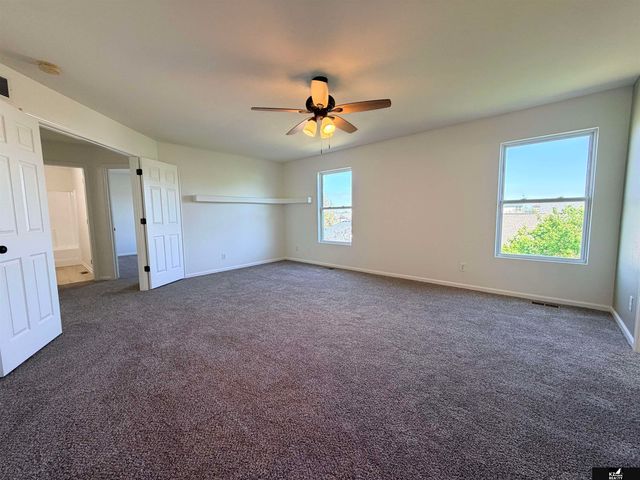 7503 N 107th Avenue, Omaha, NE 68122
