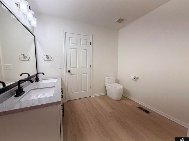 7503 N 107th Avenue, Omaha, NE 68122