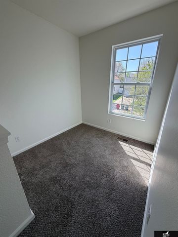 7503 N 107th Avenue, Omaha, NE 68122
