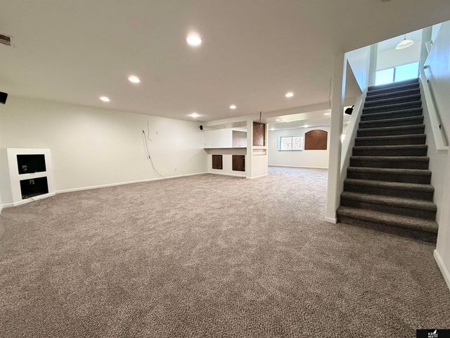 7503 N 107th Avenue, Omaha, NE 68122
