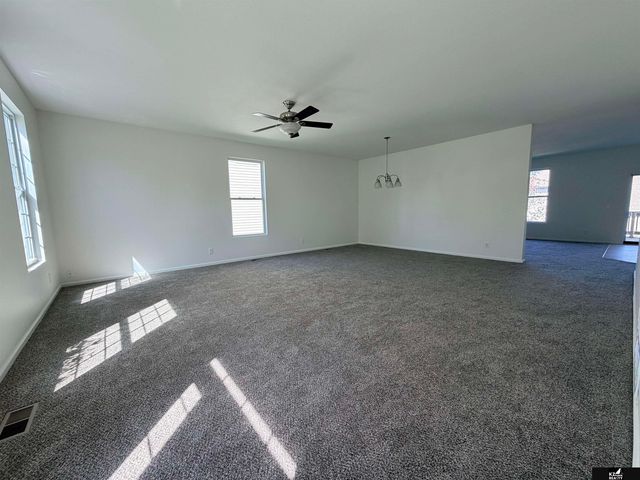 7503 N 107th Avenue, Omaha, NE 68122