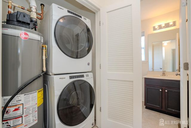 10 Alerica Lane, Franklin, NJ 08873