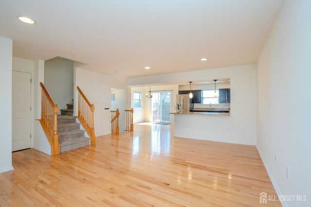 10 Alerica Lane, Franklin, NJ 08873