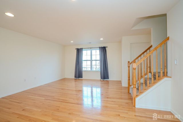 10 Alerica Lane, Franklin, NJ 08873