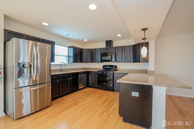 10 Alerica Lane, Franklin, NJ 08873